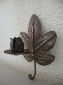 Blikken wand kandelaar in bladvorm - roestige look - VERKOCHT
