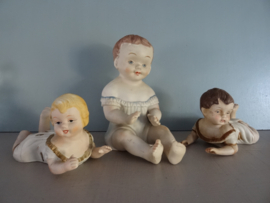 Beeldje baby - VERKOCHT