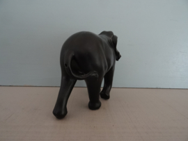Beeldje olifant - kunststof zwart