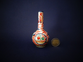 Antiek Japans imari vaasje - miniatuur