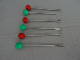Vintage coctailprikkers - rood en groen