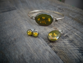 Sieraden set droogbloemen - hanger - armband- oorknopjes - VERKOCHT
