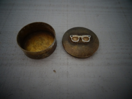 Klein rond doosje - messing of koper - bril - pillendoosje