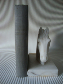 Boekensteun paardenkop marmer - VERKOCHT