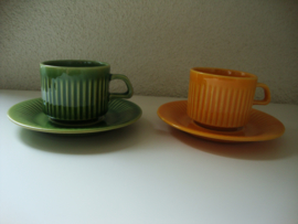 Vintage kop en schotel geel en groen - VERKOCHT