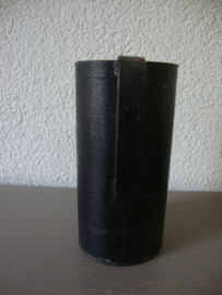 Oude liter beker - zwart - 1 liter - VERKOCHT