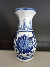 Vaasje blauw/wit - VERKOCHT