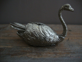 Zwaan met coctailprikkers - brocante - VERKOCHT
