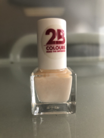 2B  Colours make the difference nail polish 055 Absolutely Nude