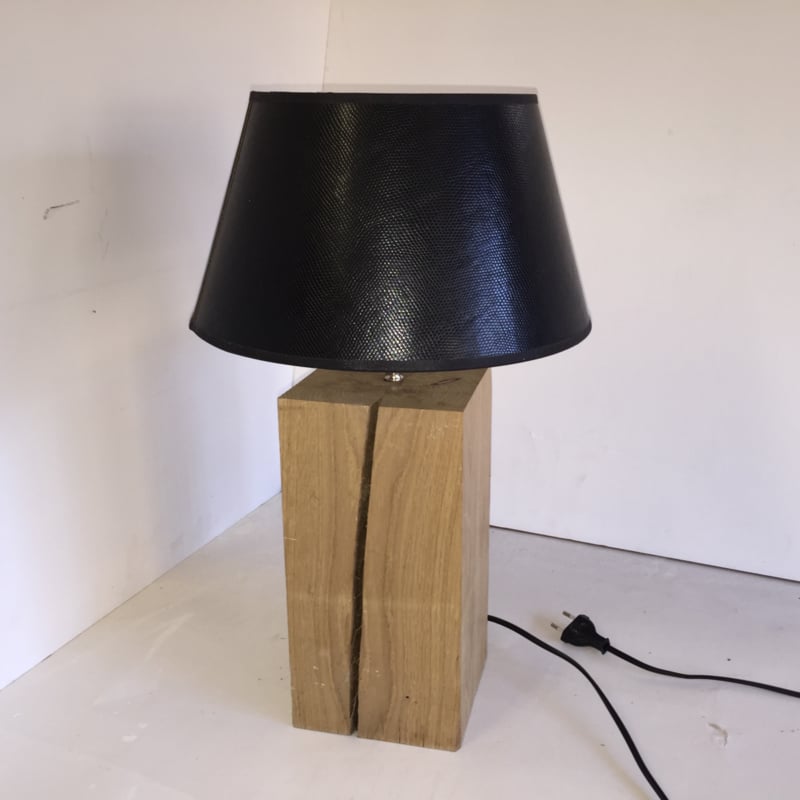 Unieke Tafellamp op Houten Blok | sold & away |