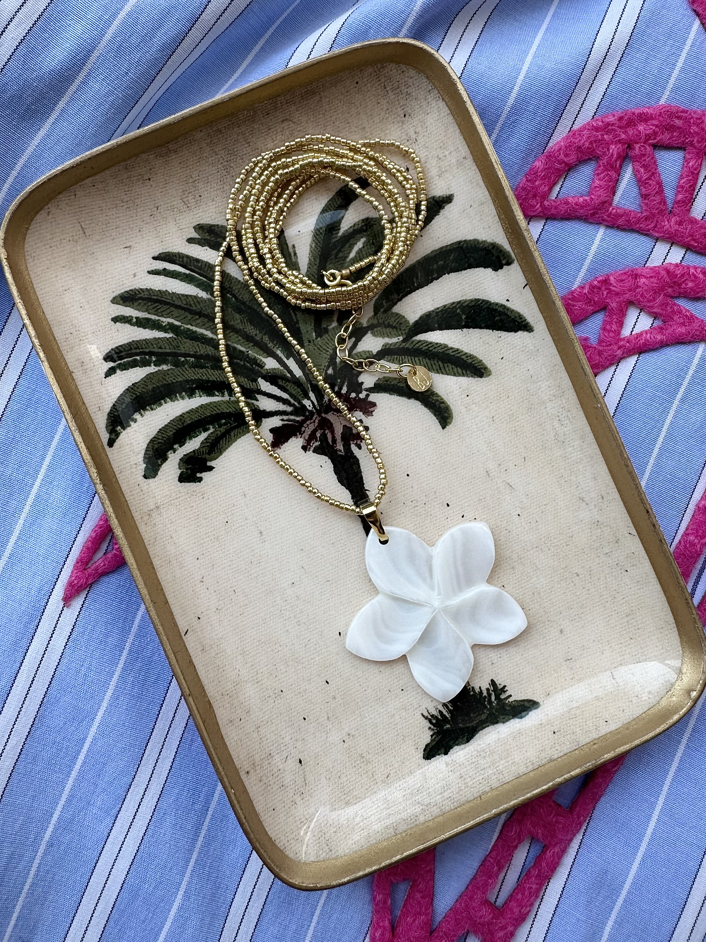 Paradise flower necklace