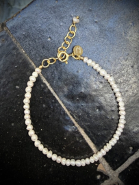 Pearl bracelet