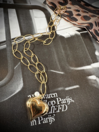 French kiss necklace