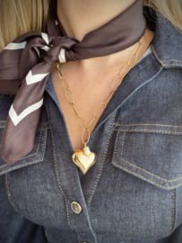 French kiss necklace