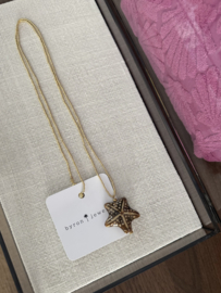 Sea star necklace