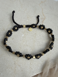 Floral bracelet black