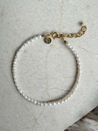Pearl bracelet