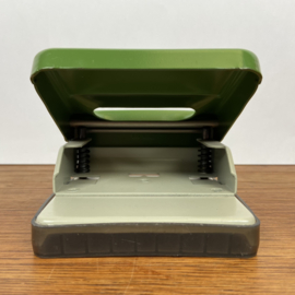 Vintage groene Leitz Perforator