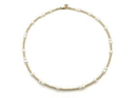 Ketting met real gold plated balletjes en witte zoetwaterpareltjes