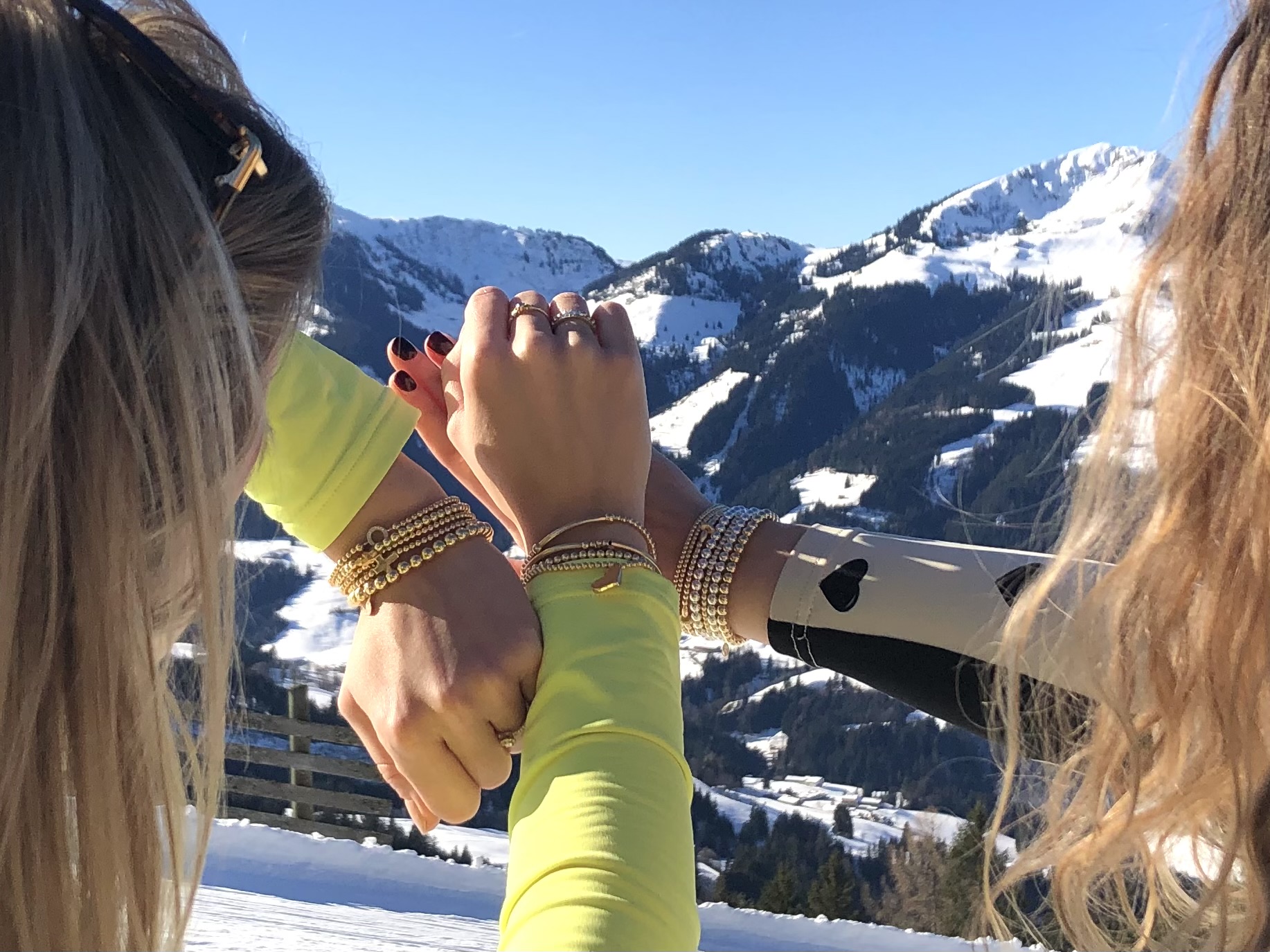Armband Sifra met real gold plated balletjes en hartjes bedel