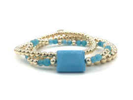 Armband Britt met real gold plated balletjes en turquoise magnesiet edelsteen