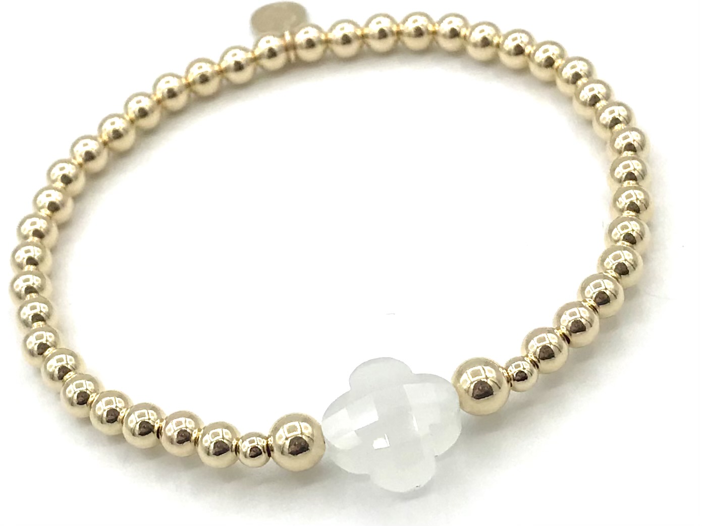 Armband Lizzie white met goudkleurige real gold plated balletjes en wit klavertje