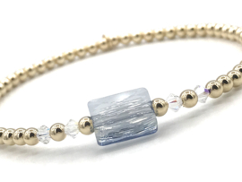 Armband Dina met licht blauw Swarovski crystal en real gold plated balletjes