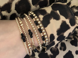 Armband Valentina met real gold plated balletjes en facet geslepen onyx