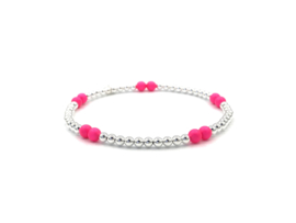 Armband Milena met Sterling zilveren balletjes en neon roze Swarovski pareltjes