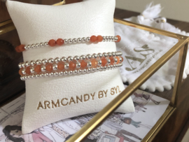 Armband Carmen met Sterling zilveren balletjes en oranje jade edelsteen