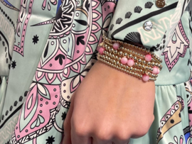 Armband Rachel met roze jade edelsteen en real gold plated balletjes