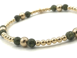 Armband Zuzanne met real gold plated balletjes en mosgroene jade