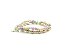 Armband Maura met luxe parelmoer edelsteentjes en goudkleurige real gold plated bolletjes