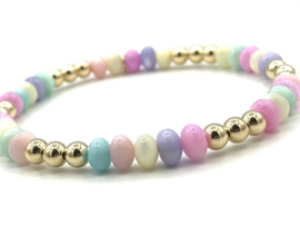 Armband Fardau met luxe parelmoer wieltjes en goudkleurige real gold plated bolletjes