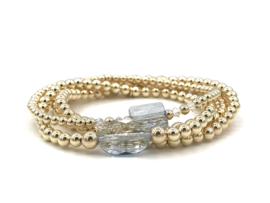 Armband Maya met licht blauw Swarovski crystal en real gold plated balletjes