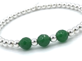 Armband Suus met zilveren balletjes en groene jade edelsteen