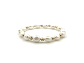 Armband Suze met witte zoetwaterparels en real gold plated balletjes