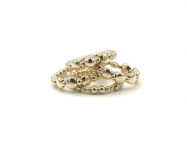 Stretch ring Leyla  met platte real gold plated balletjes