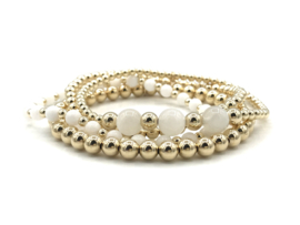 Armband Mika met witte maansteen en real gold plated balletjes