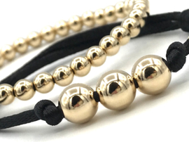 Armband Silk zwart met real gold plated balletjes op satijnkoord