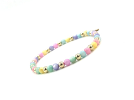 Armband Maura met luxe parelmoer edelsteentjes en goudkleurige real gold plated bolletjes