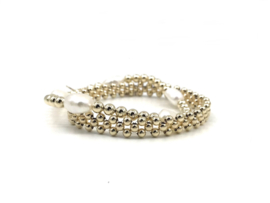Armband Hira big met real gold plated balletjes en grote witte zoetwaterparels