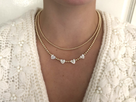 Ketting Love heart met real gold plated balletjes en luxe parelmoer hartjes