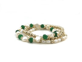 Armband Rhodé met real gold plated balletjes, groene jade en witte zoetwaterparels