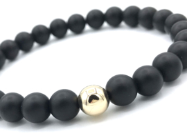 Heren armband Hugo met matte zwarte onyx edelsteen en real gold plated kraal