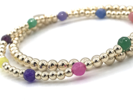 Armband Amira met real gold plated balletjes en leuke gekleurde jade edelsteen