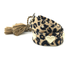 Armband Leopard heart met geborduurde crème hartjes