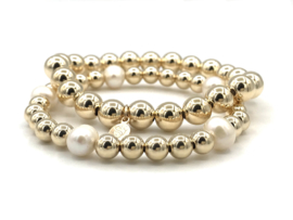 Armband Rosie met witte parels en real gold plated balletjes