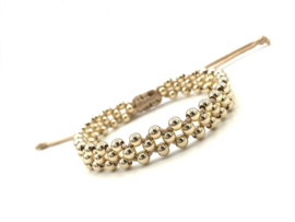 Armband Zehra silk met real gold plated balletjes op goudkleurig satijnkoord