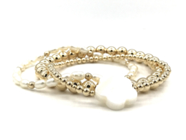 Armband Lieve met real gold plated balletjes en witte parel bloem